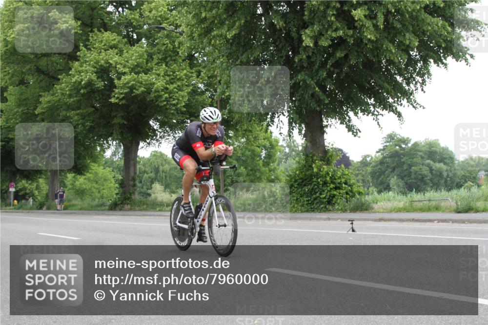 15.06.2025 - 7 Türme Triathlon Yannick Fuchs http://msf.ph/oto/7960000 15.06.2025 11:46:03 Radfahren  meine-sportfotos.de