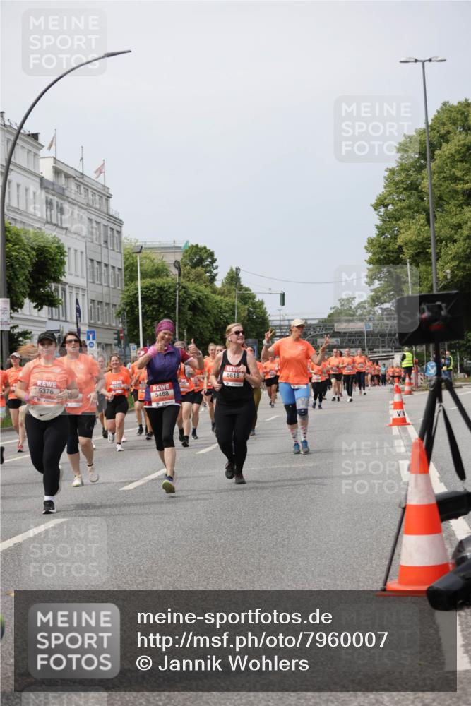 15.06.2025 - REWE Women's Run Jannik Wohlers http://msf.ph/oto/7960007 15.06.2025 09:45:13 Laufen 5376, 5618, 5028, 401, 5468 meine-sportfotos.de