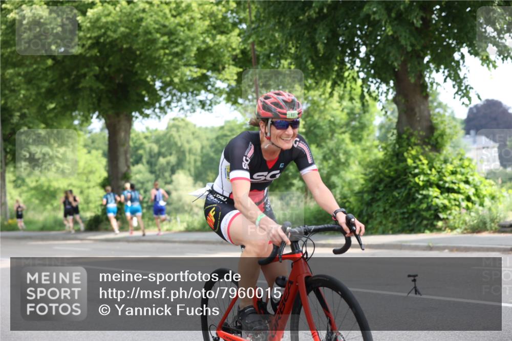 15.06.2025 - 7 Türme Triathlon Yannick Fuchs http://msf.ph/oto/7960015 15.06.2025 09:54:51 Radfahren 117, 118, 119 meine-sportfotos.de