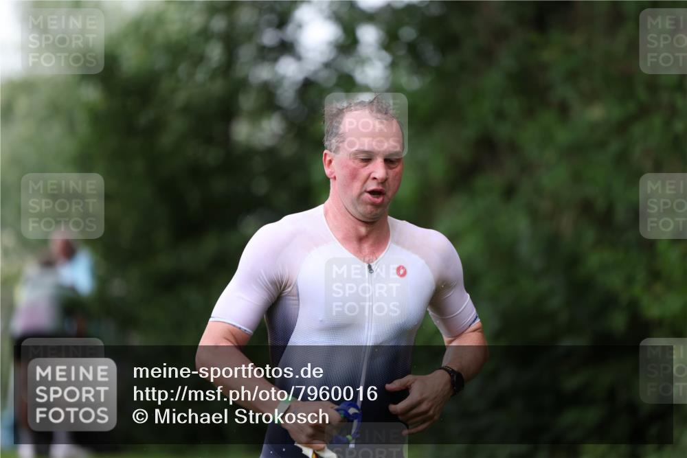 15.06.2025 - 7 Türme Triathlon Michael Strokosch http://msf.ph/oto/7960016 15.06.2025 12:11:00 Schwimmen 392, 455, 611 meine-sportfotos.de