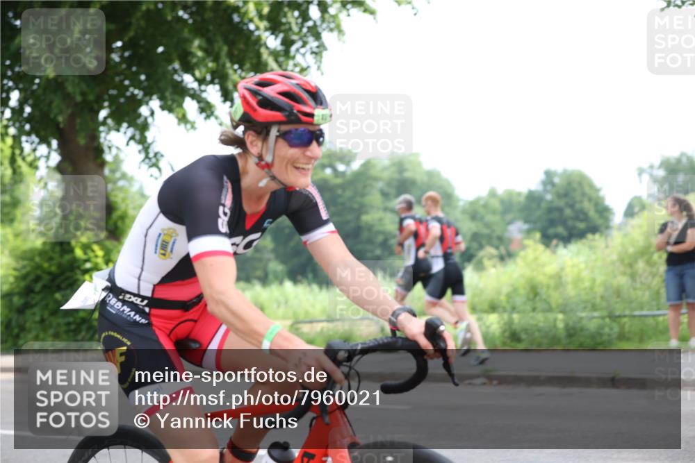 15.06.2025 - 7 Türme Triathlon Yannick Fuchs http://msf.ph/oto/7960021 15.06.2025 09:54:51 Radfahren 117, 118, 119 meine-sportfotos.de