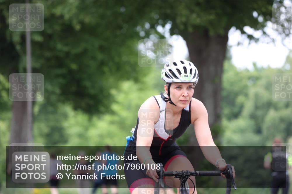 15.06.2025 - 7 Türme Triathlon Yannick Fuchs http://msf.ph/oto/7960108 15.06.2025 13:48:23 Radfahren 403, 934, 1195 meine-sportfotos.de