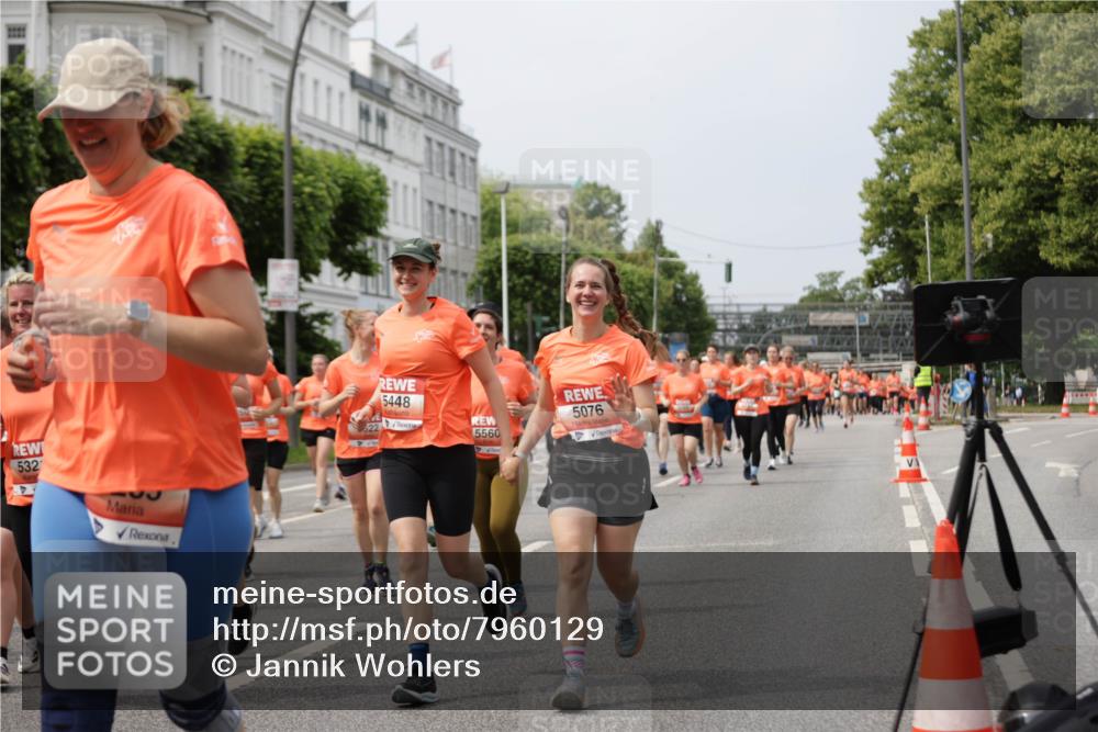 15.06.2025 - REWE Women's Run Jannik Wohlers http://msf.ph/oto/7960129 15.06.2025 09:45:19 Laufen 532, 5448, 5560, 5076 meine-sportfotos.de