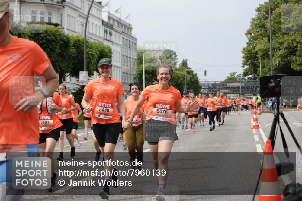 15.06.2025 - REWE Women's Run Jannik Wohlers http://msf.ph/oto/7960139 15.06.2025 09:45:19 Laufen 5401, 5448, 560, 5076 meine-sportfotos.de