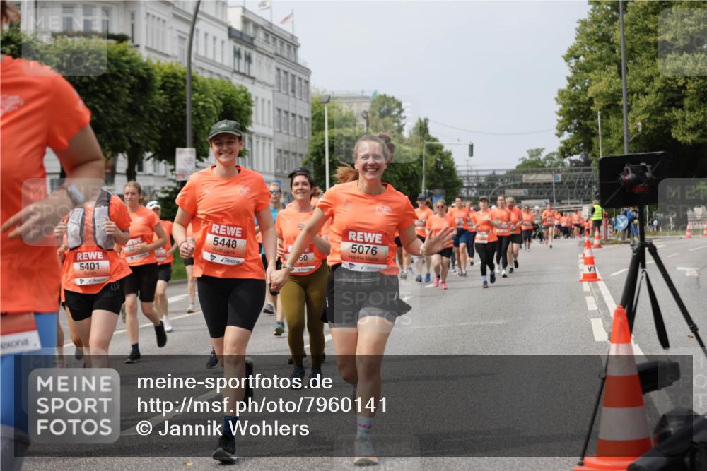 15.06.2025 - REWE Women's Run Jannik Wohlers http://msf.ph/oto/7960141 15.06.2025 09:45:19 Laufen 5401, 5448, 60, 5076 meine-sportfotos.de