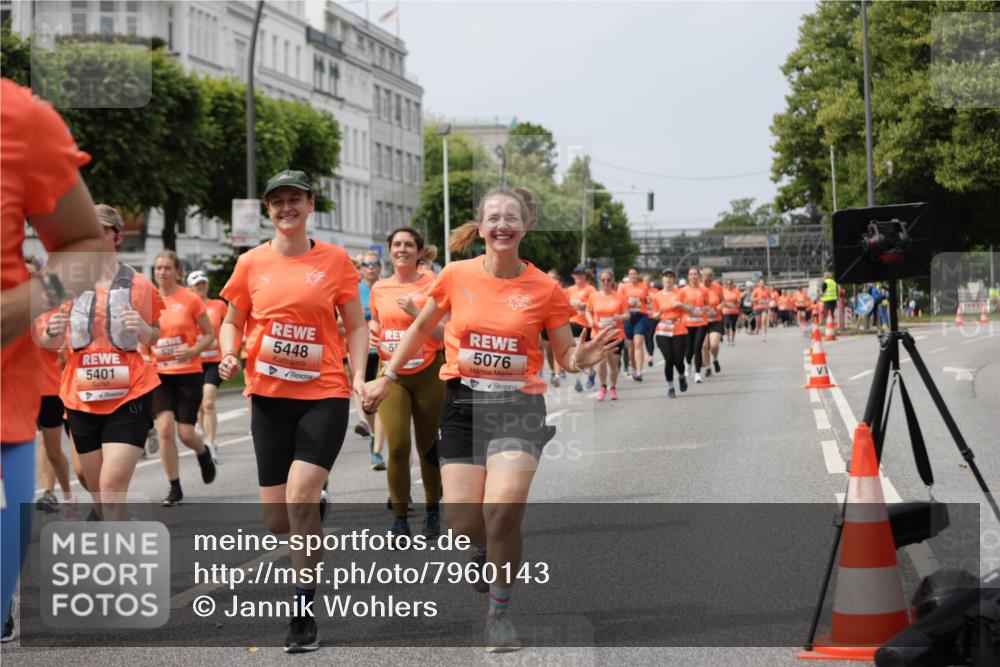 15.06.2025 - REWE Women's Run Jannik Wohlers http://msf.ph/oto/7960143 15.06.2025 09:45:19 Laufen 5401, 5448, 55, 5076 meine-sportfotos.de