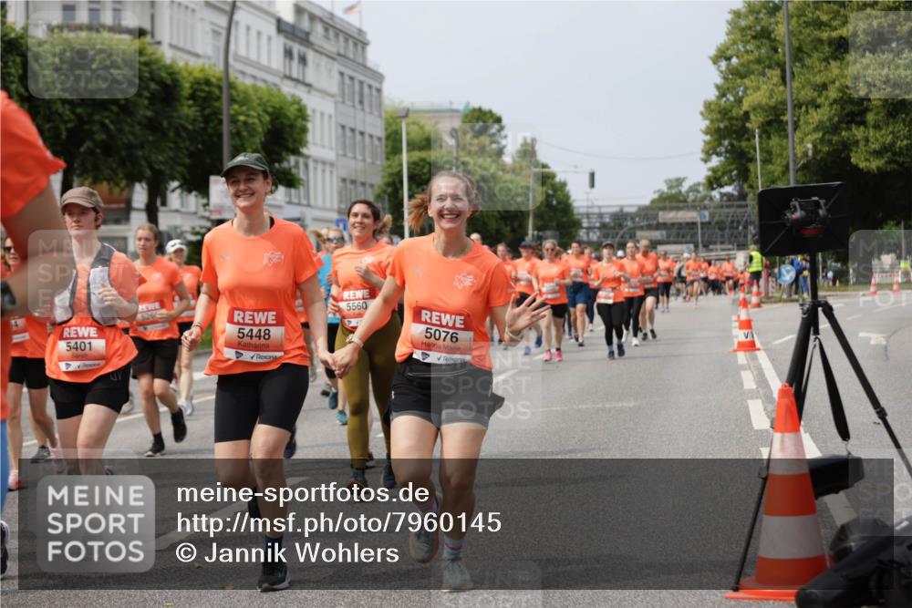 15.06.2025 - REWE Women's Run Jannik Wohlers http://msf.ph/oto/7960145 15.06.2025 09:45:19 Laufen 5401, 5448, 5560, 5076 meine-sportfotos.de