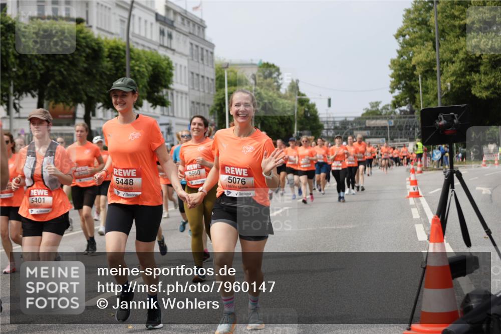 15.06.2025 - REWE Women's Run Jannik Wohlers http://msf.ph/oto/7960147 15.06.2025 09:45:19 Laufen 5401, 5200, 5448, 5560, 5076 meine-sportfotos.de