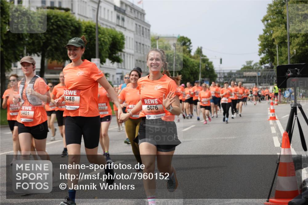 15.06.2025 - REWE Women's Run Jannik Wohlers http://msf.ph/oto/7960152 15.06.2025 09:45:19 Laufen 5448, 5094, 5622, 5401, 5076 meine-sportfotos.de