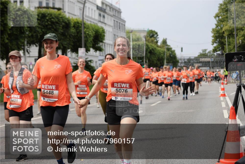 15.06.2025 - REWE Women's Run Jannik Wohlers http://msf.ph/oto/7960157 15.06.2025 09:45:20 Laufen 5401, 5448, 5622, 5076 meine-sportfotos.de