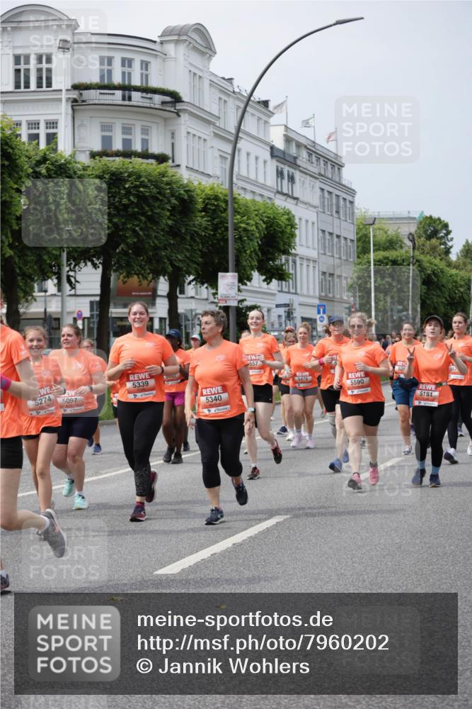 15.06.2025 - REWE Women's Run Jannik Wohlers http://msf.ph/oto/7960202 15.06.2025 09:45:24 Laufen 5274, 5339, 54440, 5097, 5340, 557, 52, 557, 5479, 5590, 5181 meine-sportfotos.de