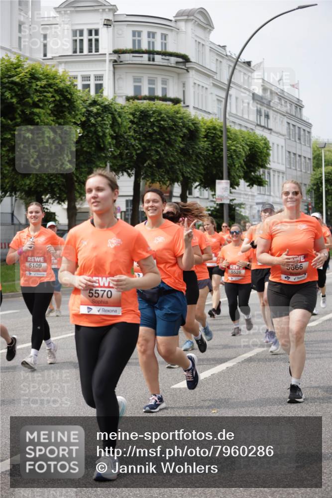 15.06.2025 - REWE Women's Run Jannik Wohlers http://msf.ph/oto/7960286 15.06.2025 09:45:28 Laufen 111, 5109, 5570, 5526, 866 meine-sportfotos.de
