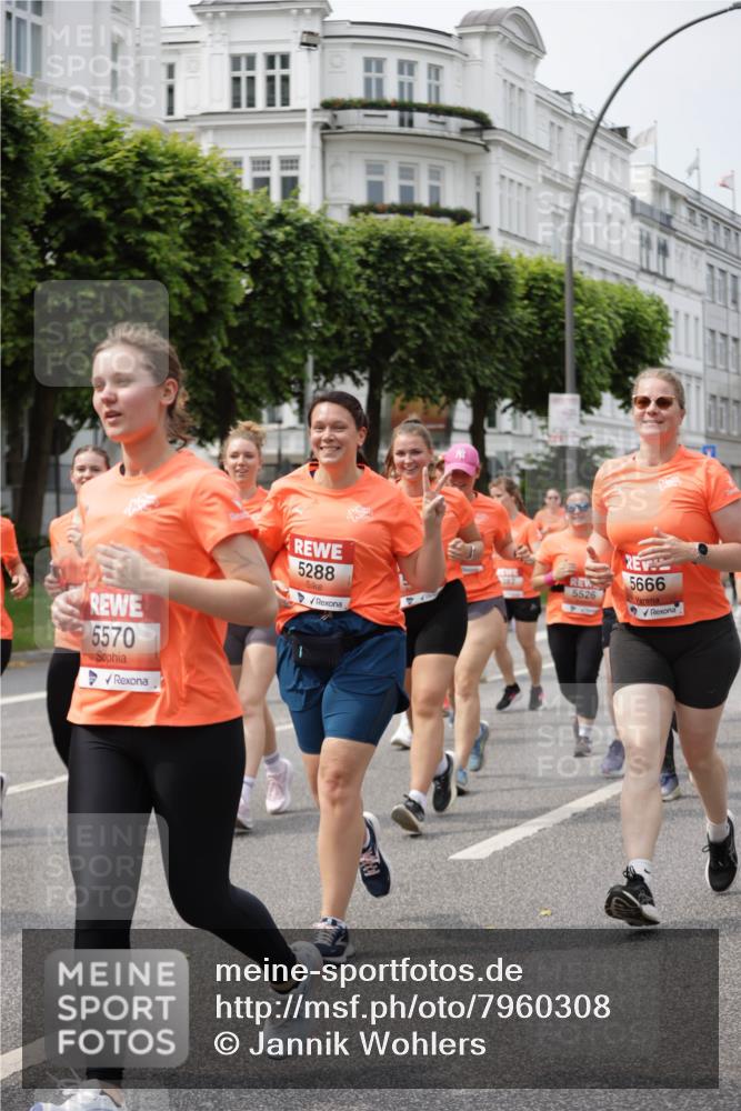 15.06.2025 - REWE Women's Run Jannik Wohlers http://msf.ph/oto/7960308 15.06.2025 09:45:29 Laufen 5570, 5288, 382, 5526, 5666 meine-sportfotos.de