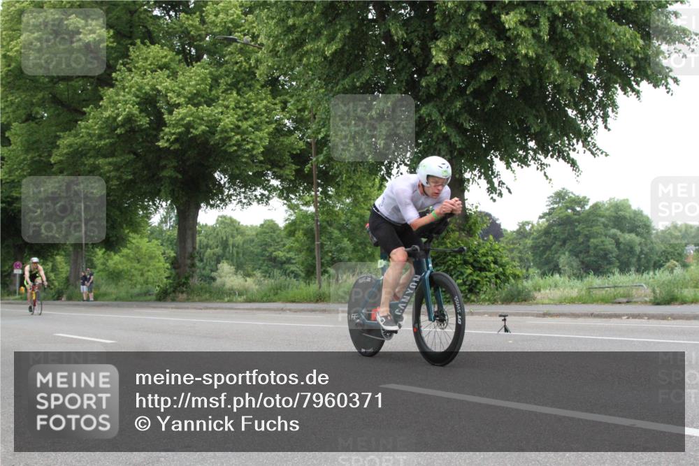 15.06.2025 - 7 Türme Triathlon Yannick Fuchs http://msf.ph/oto/7960371 15.06.2025 11:52:08 Radfahren  meine-sportfotos.de