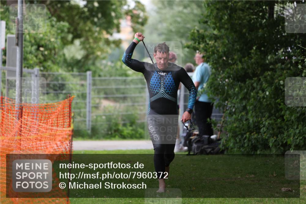 15.06.2025 - 7 Türme Triathlon Michael Strokosch http://msf.ph/oto/7960372 15.06.2025 12:11:16 Schwimmen 455, 475, 611 meine-sportfotos.de