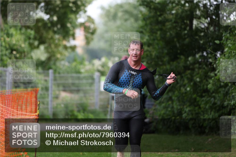 15.06.2025 - 7 Türme Triathlon Michael Strokosch http://msf.ph/oto/7960394 15.06.2025 12:11:17 Schwimmen 455, 475, 611 meine-sportfotos.de
