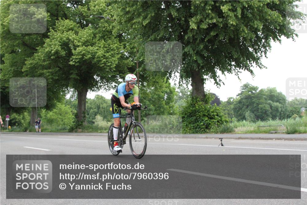 15.06.2025 - 7 Türme Triathlon Yannick Fuchs http://msf.ph/oto/7960396 15.06.2025 11:52:09 Radfahren  meine-sportfotos.de