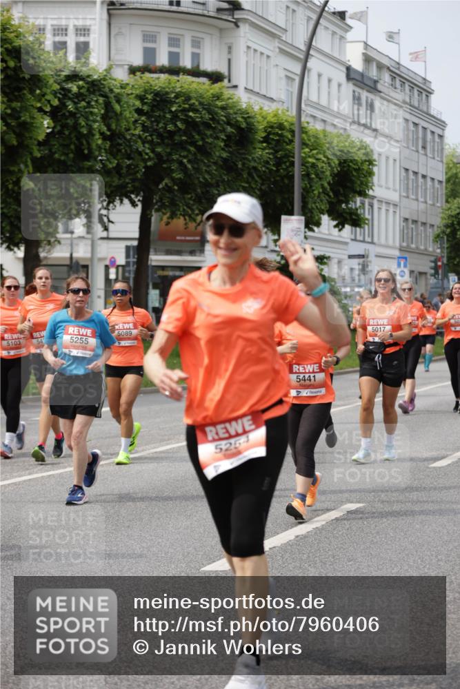 15.06.2025 - REWE Women's Run Jannik Wohlers http://msf.ph/oto/7960406 15.06.2025 09:45:33 Laufen 5103, 54, 5255, 5089, 5254, 5441, 5017 meine-sportfotos.de