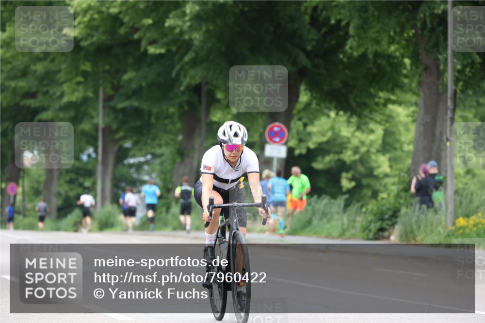 15.06.2025 - 7 Türme Triathlon Yannick Fuchs http://msf.ph/oto/7960422 15.06.2025 13:48:38 Radfahren 368, 810, 811, 854 meine-sportfotos.de