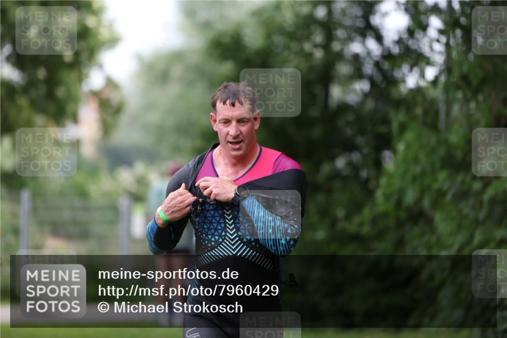 15.06.2025 - 7 Türme Triathlon Michael Strokosch http://msf.ph/oto/7960429 15.06.2025 12:11:19 Schwimmen 455, 475 meine-sportfotos.de
