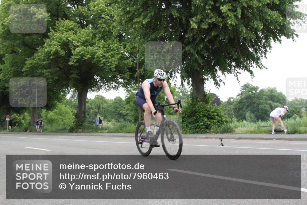 15.06.2025 - 7 Türme Triathlon Yannick Fuchs http://msf.ph/oto/7960463 15.06.2025 11:54:59 Radfahren  meine-sportfotos.de