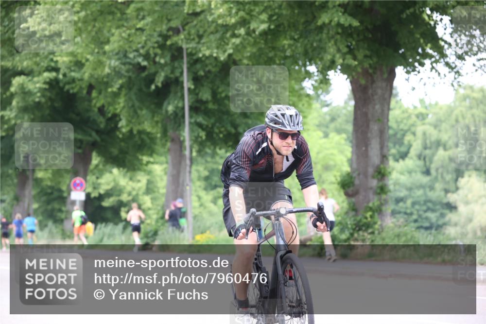 15.06.2025 - 7 Türme Triathlon Yannick Fuchs http://msf.ph/oto/7960476 15.06.2025 13:48:42 Radfahren 368, 810, 811, 1013 meine-sportfotos.de