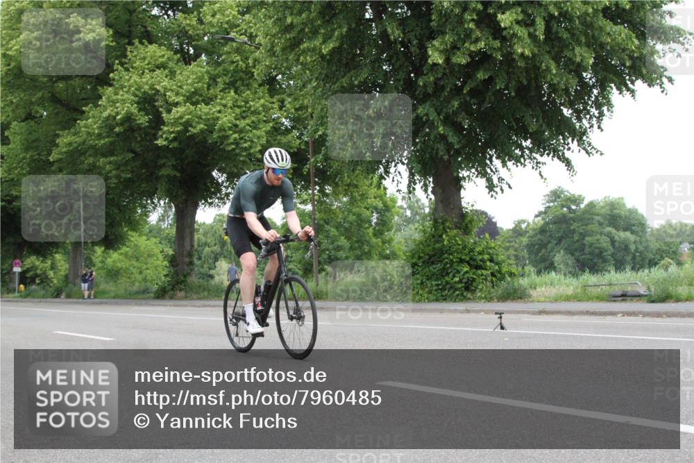 15.06.2025 - 7 Türme Triathlon Yannick Fuchs http://msf.ph/oto/7960485 15.06.2025 11:55:11 Radfahren  meine-sportfotos.de
