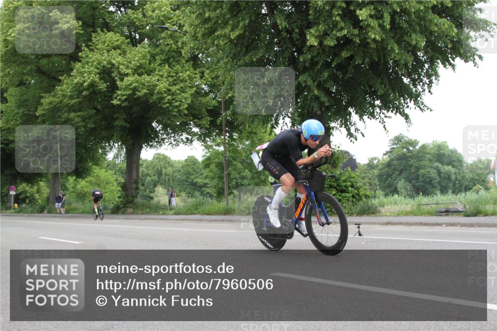 15.06.2025 - 7 Türme Triathlon Yannick Fuchs http://msf.ph/oto/7960506 15.06.2025 11:56:26 Radfahren  meine-sportfotos.de