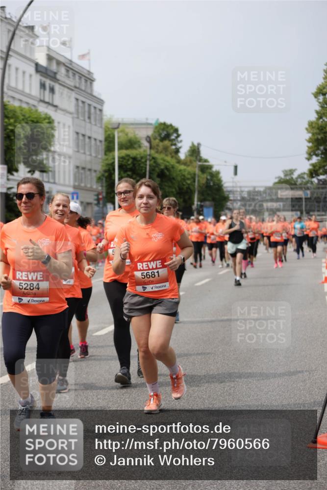 15.06.2025 - REWE Women's Run Jannik Wohlers http://msf.ph/oto/7960566 15.06.2025 09:45:37 Laufen 5284, 5, 5681 meine-sportfotos.de