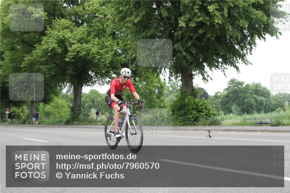 15.06.2025 - 7 Türme Triathlon Yannick Fuchs http://msf.ph/oto/7960570 15.06.2025 11:58:06 Radfahren  meine-sportfotos.de