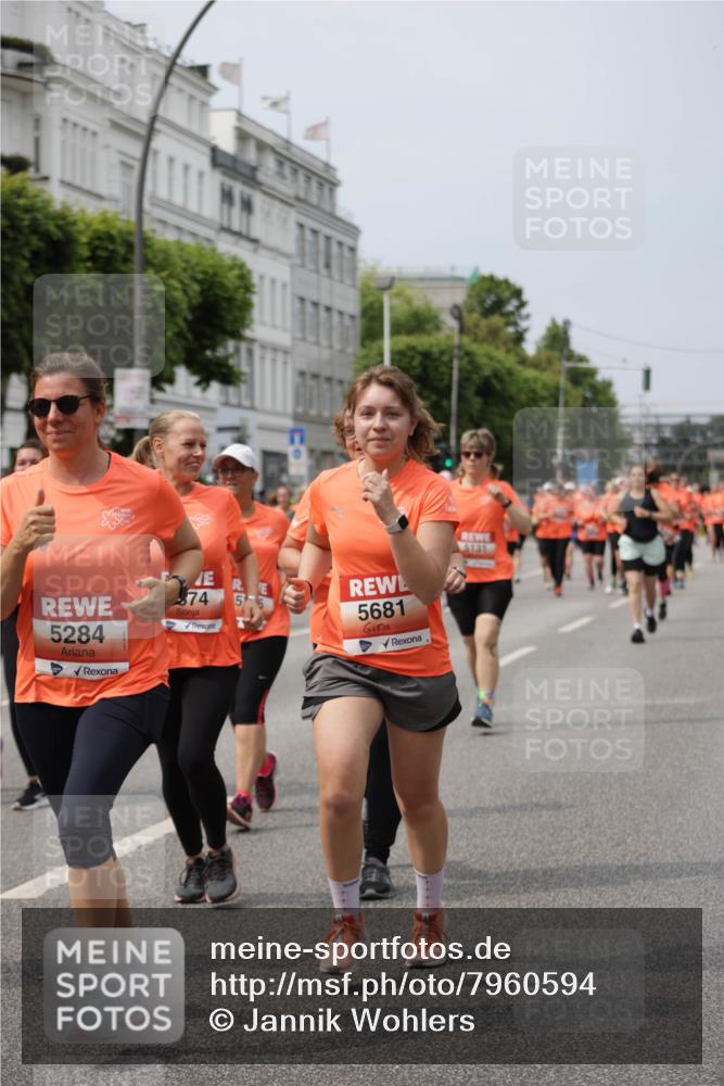 15.06.2025 - REWE Women's Run Jannik Wohlers http://msf.ph/oto/7960594 15.06.2025 09:45:37 Laufen 5284, 74, 5, 5681, 5131 meine-sportfotos.de