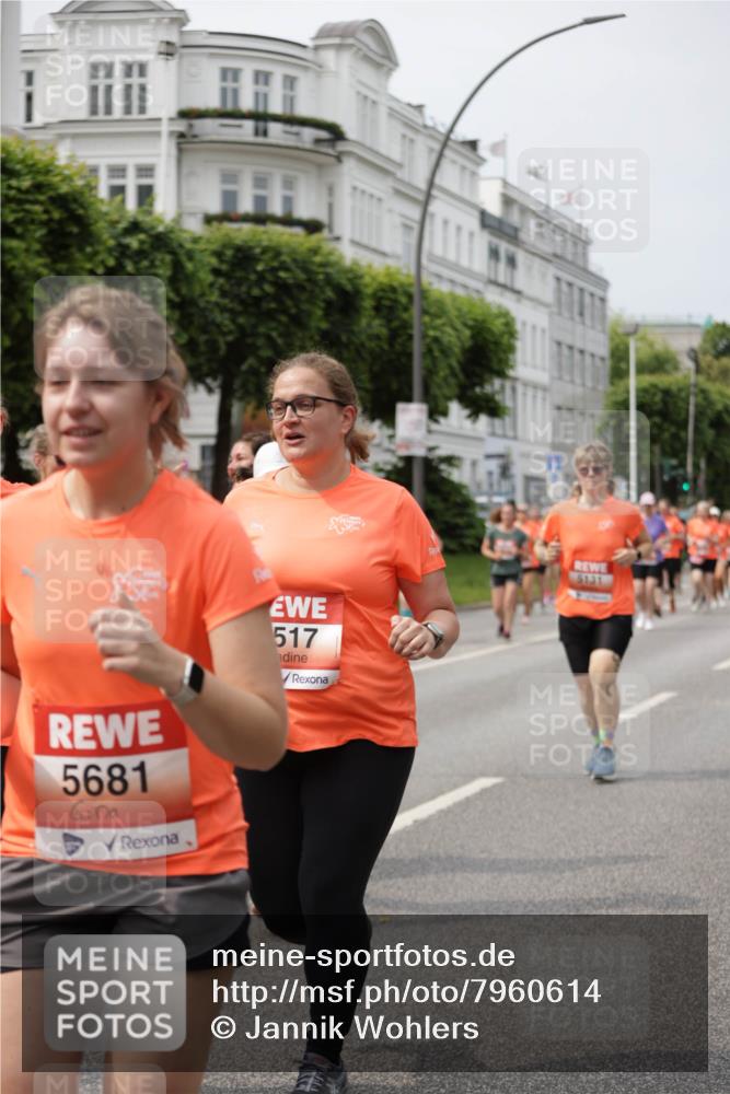15.06.2025 - REWE Women's Run Jannik Wohlers http://msf.ph/oto/7960614 15.06.2025 09:45:39 Laufen 5681, 517, 5131 meine-sportfotos.de
