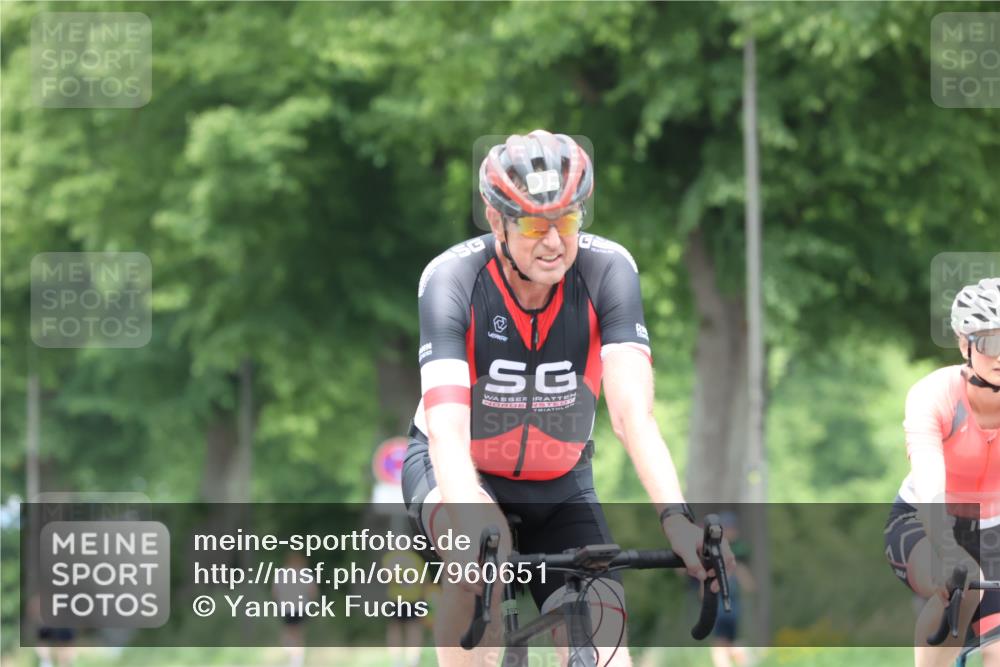 15.06.2025 - 7 Türme Triathlon Yannick Fuchs http://msf.ph/oto/7960651 15.06.2025 13:48:55 Radfahren 212, 230, 428, 796, 806, 1092, 1110 meine-sportfotos.de
