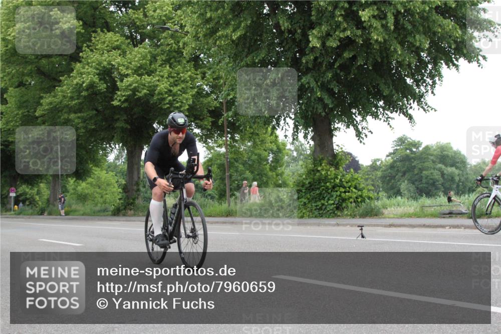15.06.2025 - 7 Türme Triathlon Yannick Fuchs http://msf.ph/oto/7960659 15.06.2025 11:59:56 Radfahren  meine-sportfotos.de