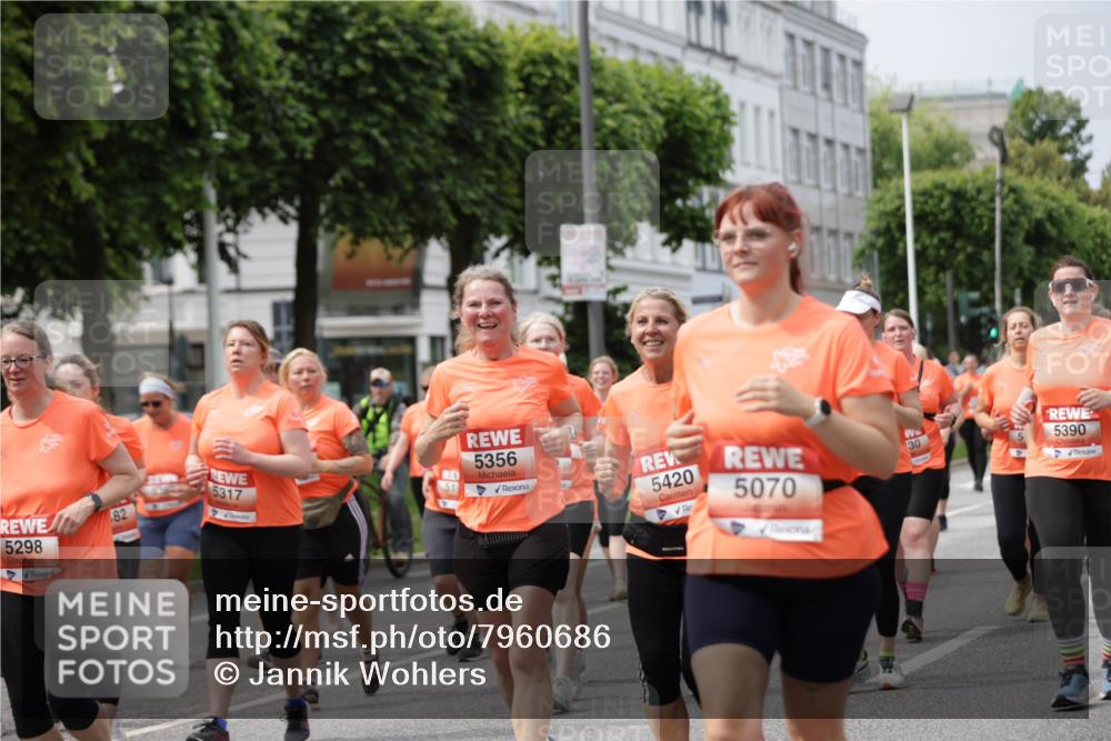 15.06.2025 - REWE Women's Run Jannik Wohlers http://msf.ph/oto/7960686 15.06.2025 09:45:48 Laufen 100, 0, 5298, 82, 5317, 5356, 51, 5420, 5070, 30, 5390 meine-sportfotos.de