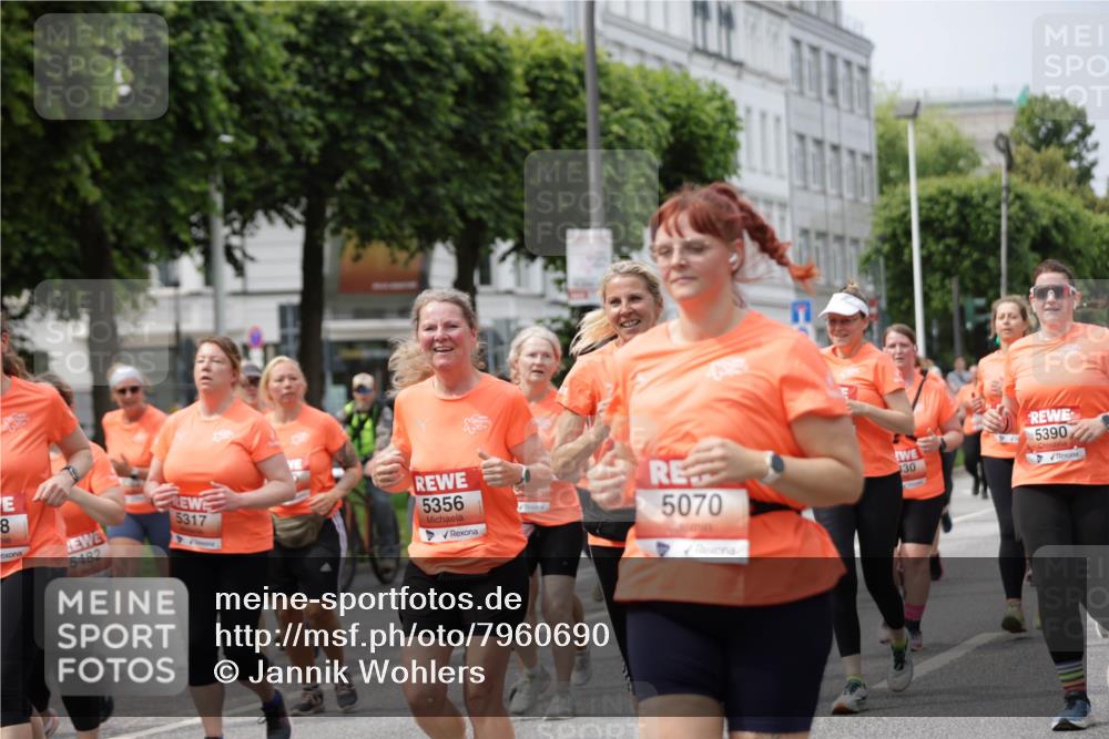 15.06.2025 - REWE Women's Run Jannik Wohlers http://msf.ph/oto/7960690 15.06.2025 09:45:48 Laufen 8, 5482, 5317, 5356, 5070, 30, 5390 meine-sportfotos.de