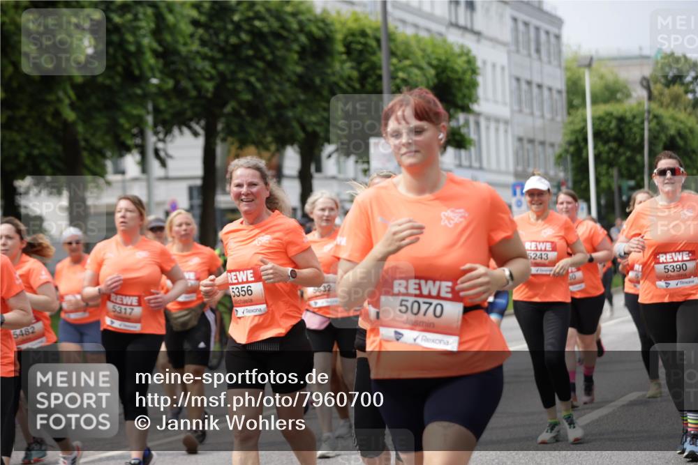 15.06.2025 - REWE Women's Run Jannik Wohlers http://msf.ph/oto/7960700 15.06.2025 09:45:48 Laufen 5482, 5317, 5356, 5632, 5070, 5243, 40, 5390 meine-sportfotos.de