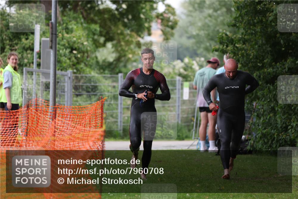 15.06.2025 - 7 Türme Triathlon Michael Strokosch http://msf.ph/oto/7960708 15.06.2025 12:12:05 Schwimmen 630, 658 meine-sportfotos.de