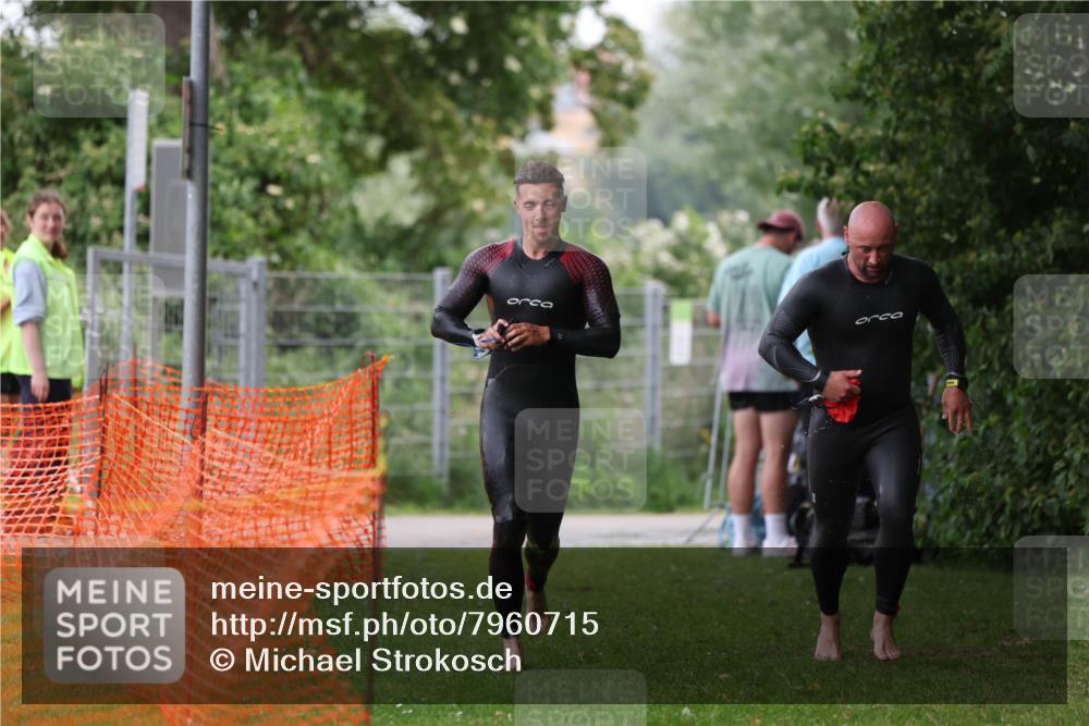 15.06.2025 - 7 Türme Triathlon Michael Strokosch http://msf.ph/oto/7960715 15.06.2025 12:12:06 Schwimmen 630, 658 meine-sportfotos.de