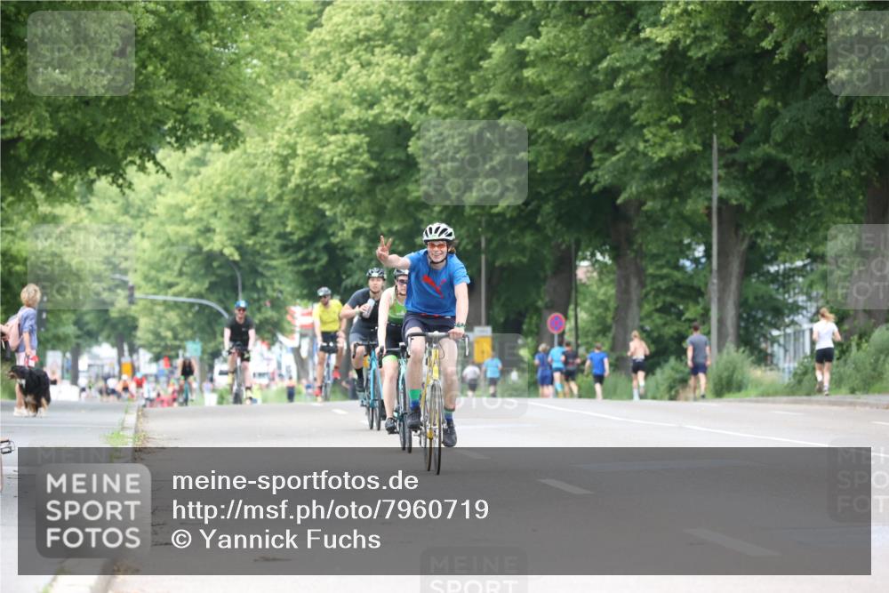15.06.2025 - 7 Türme Triathlon Yannick Fuchs http://msf.ph/oto/7960719 15.06.2025 13:48:59 Radfahren 230, 428, 761, 1110 meine-sportfotos.de