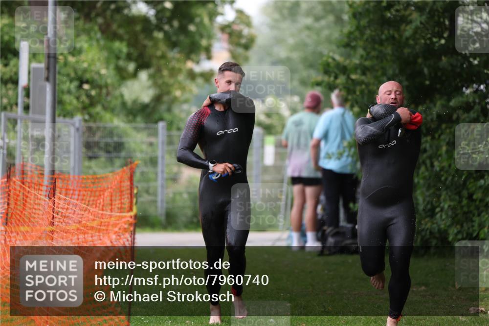 15.06.2025 - 7 Türme Triathlon Michael Strokosch http://msf.ph/oto/7960740 15.06.2025 12:12:06 Schwimmen 630, 658 meine-sportfotos.de