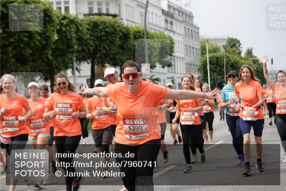 15.06.2025 - REWE Women's Run Jannik Wohlers http://msf.ph/oto/7960741 15.06.2025 09:45:51 Laufen 5632, 5509, 5631, 5390, 5159, 50, 5033, 5015 meine-sportfotos.de