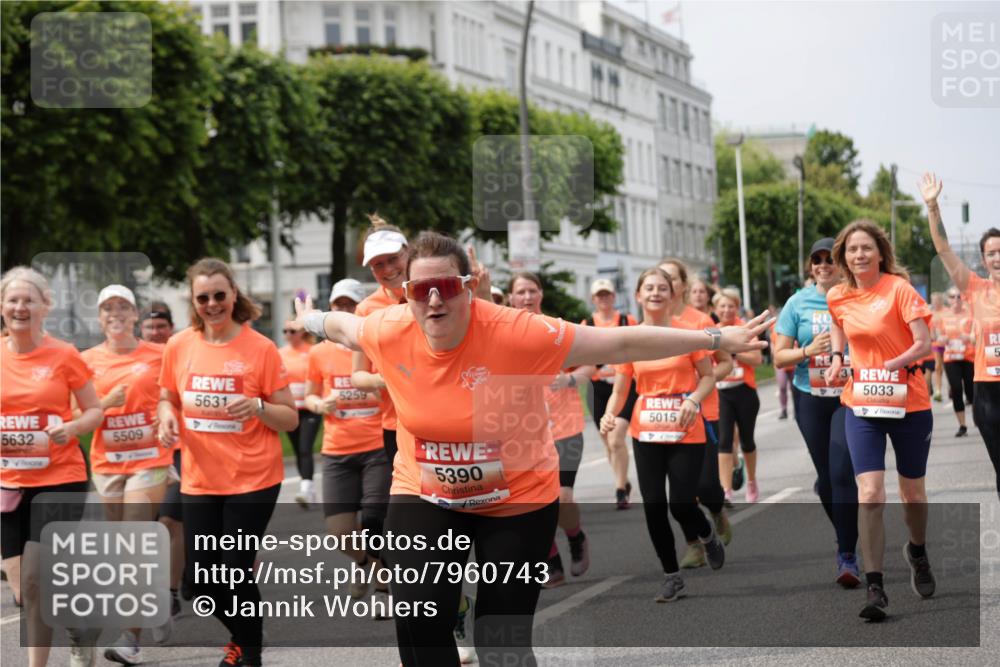 15.06.2025 - REWE Women's Run Jannik Wohlers http://msf.ph/oto/7960743 15.06.2025 09:45:51 Laufen 5632, 5509, 5631, 5259, 5390, 5015, 5033, 5 meine-sportfotos.de