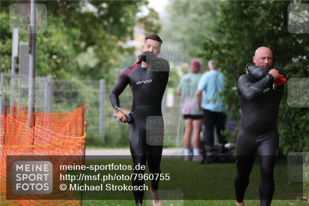15.06.2025 - 7 Türme Triathlon Michael Strokosch http://msf.ph/oto/7960755 15.06.2025 12:12:07 Schwimmen 630, 658 meine-sportfotos.de