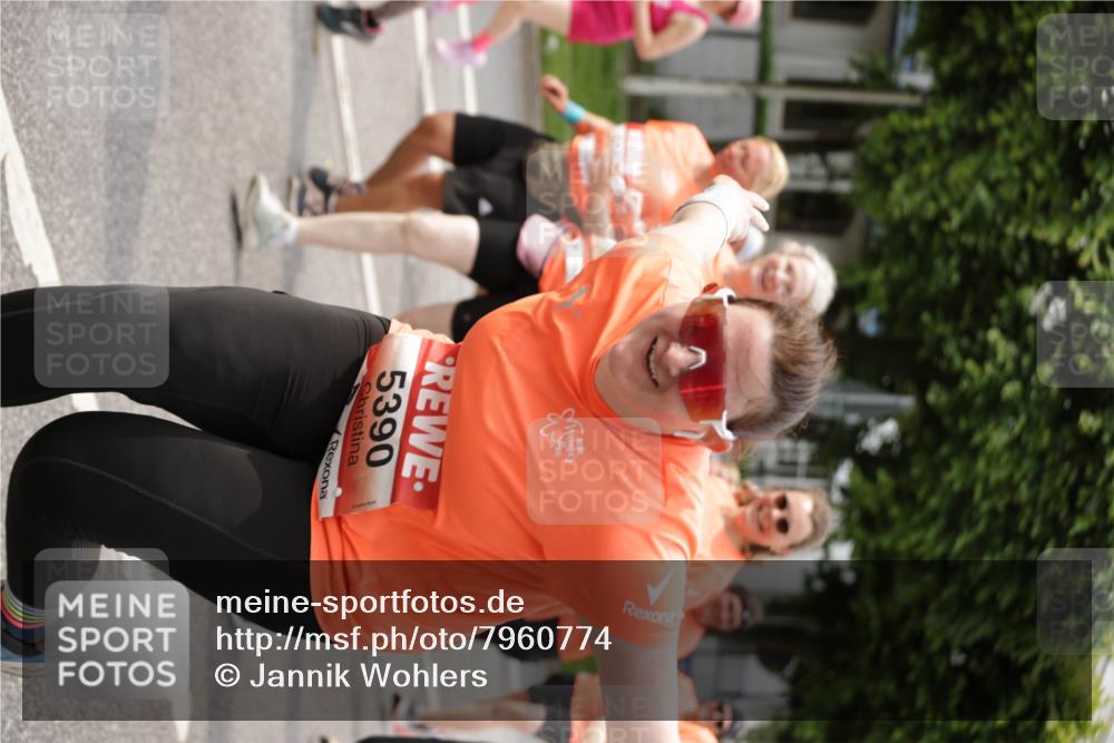 15.06.2025 - REWE Women's Run Jannik Wohlers http://msf.ph/oto/7960774 15.06.2025 09:45:52 Laufen 5390 meine-sportfotos.de
