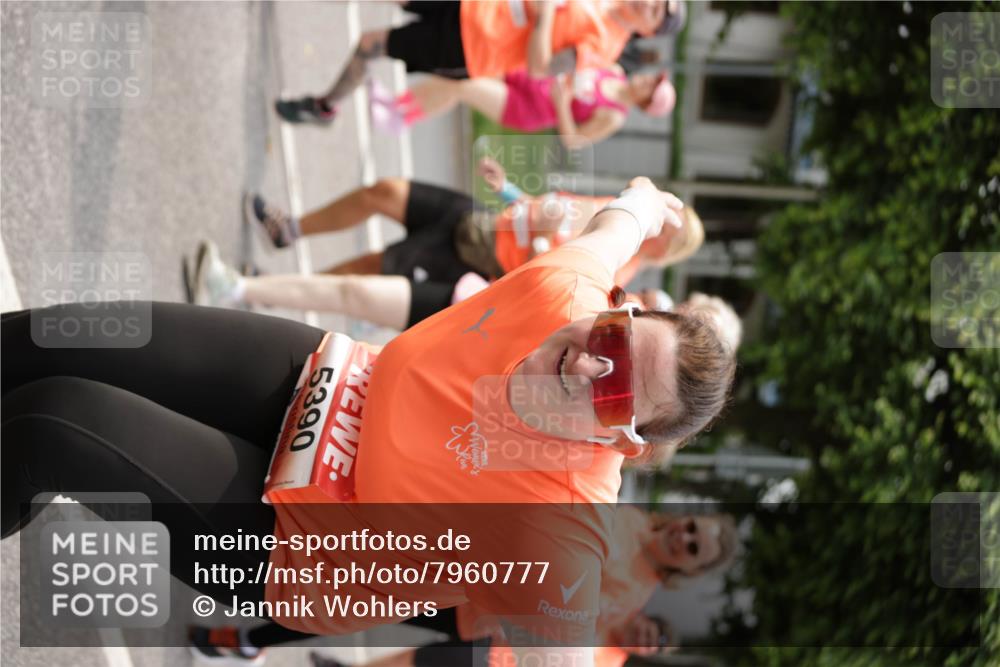 15.06.2025 - REWE Women's Run Jannik Wohlers http://msf.ph/oto/7960777 15.06.2025 09:45:52 Laufen 5390 meine-sportfotos.de