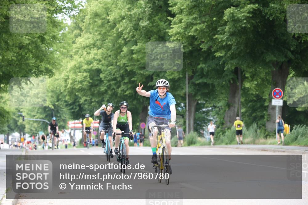15.06.2025 - 7 Türme Triathlon Yannick Fuchs http://msf.ph/oto/7960780 15.06.2025 13:49:00 Radfahren 230, 761, 1110 meine-sportfotos.de