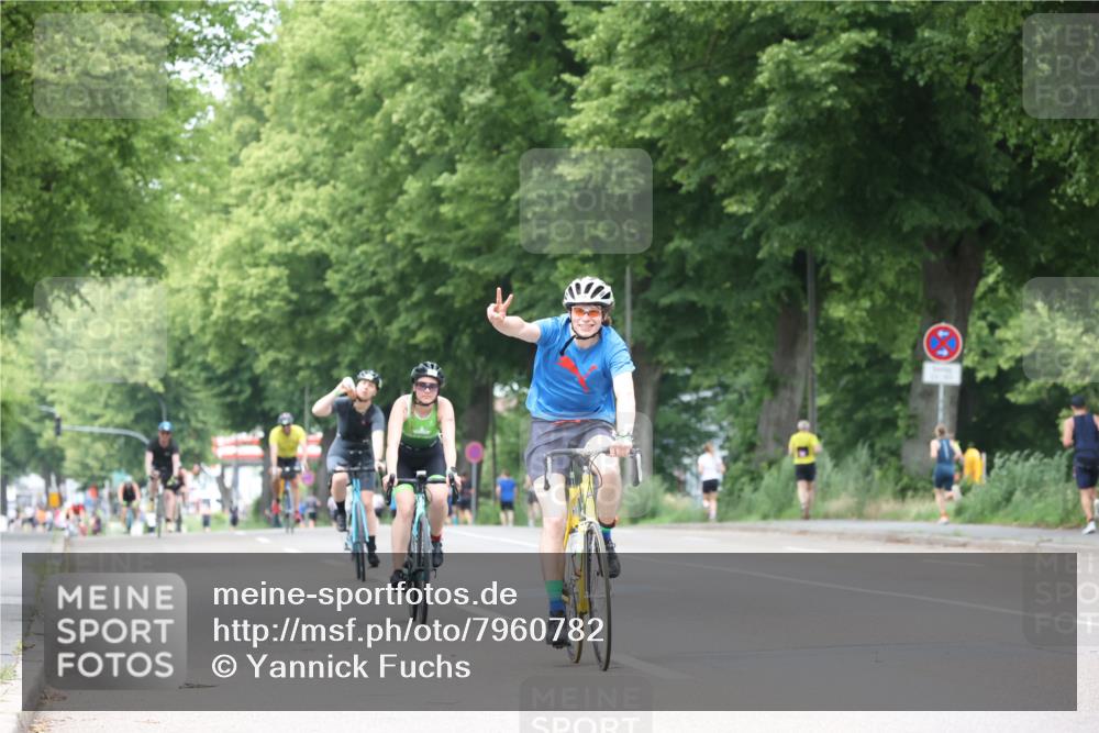 15.06.2025 - 7 Türme Triathlon Yannick Fuchs http://msf.ph/oto/7960782 15.06.2025 13:49:00 Radfahren 230, 761, 1110 meine-sportfotos.de