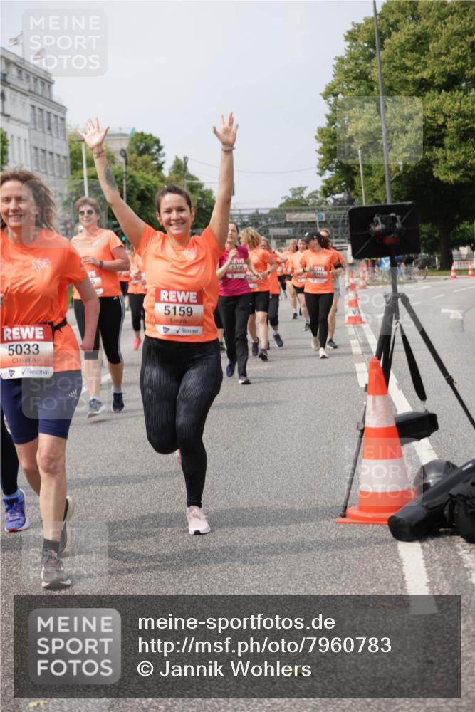 15.06.2025 - REWE Women's Run Jannik Wohlers http://msf.ph/oto/7960783 15.06.2025 09:45:53 Laufen 5033, 5159, 5398, 5049 meine-sportfotos.de