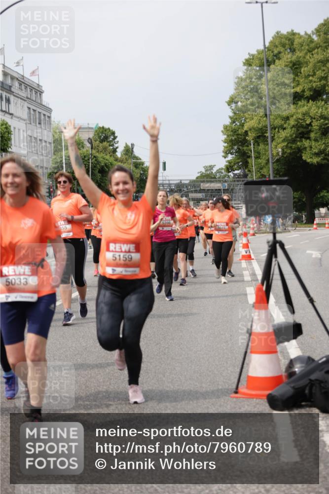 15.06.2025 - REWE Women's Run Jannik Wohlers http://msf.ph/oto/7960789 15.06.2025 09:45:53 Laufen 5159, 5033 meine-sportfotos.de